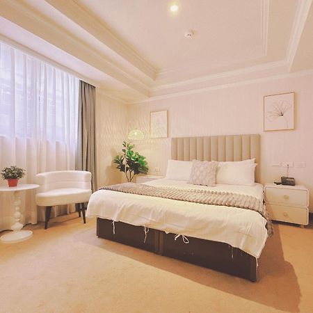 Meworld Hotel - Sanchong Taipei Extérieur photo