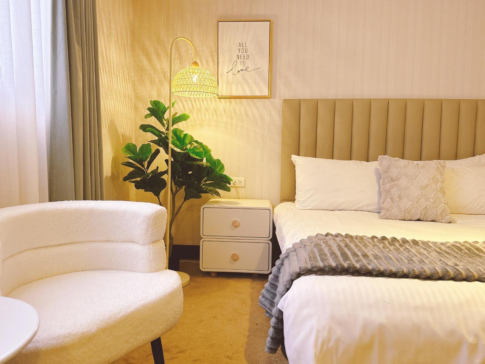 Meworld Hotel - Sanchong Taipei Extérieur photo