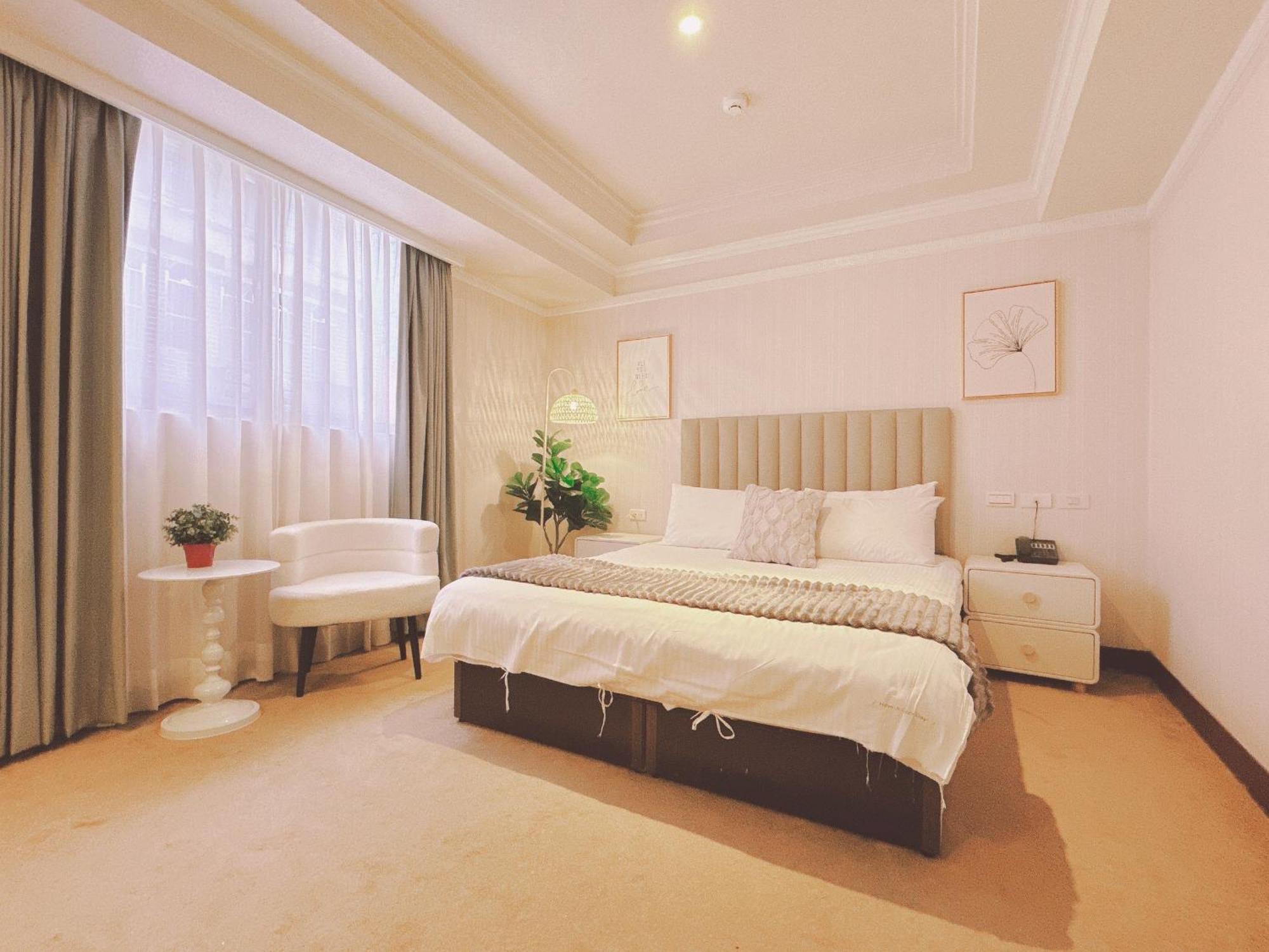 Meworld Hotel - Sanchong Taipei Extérieur photo