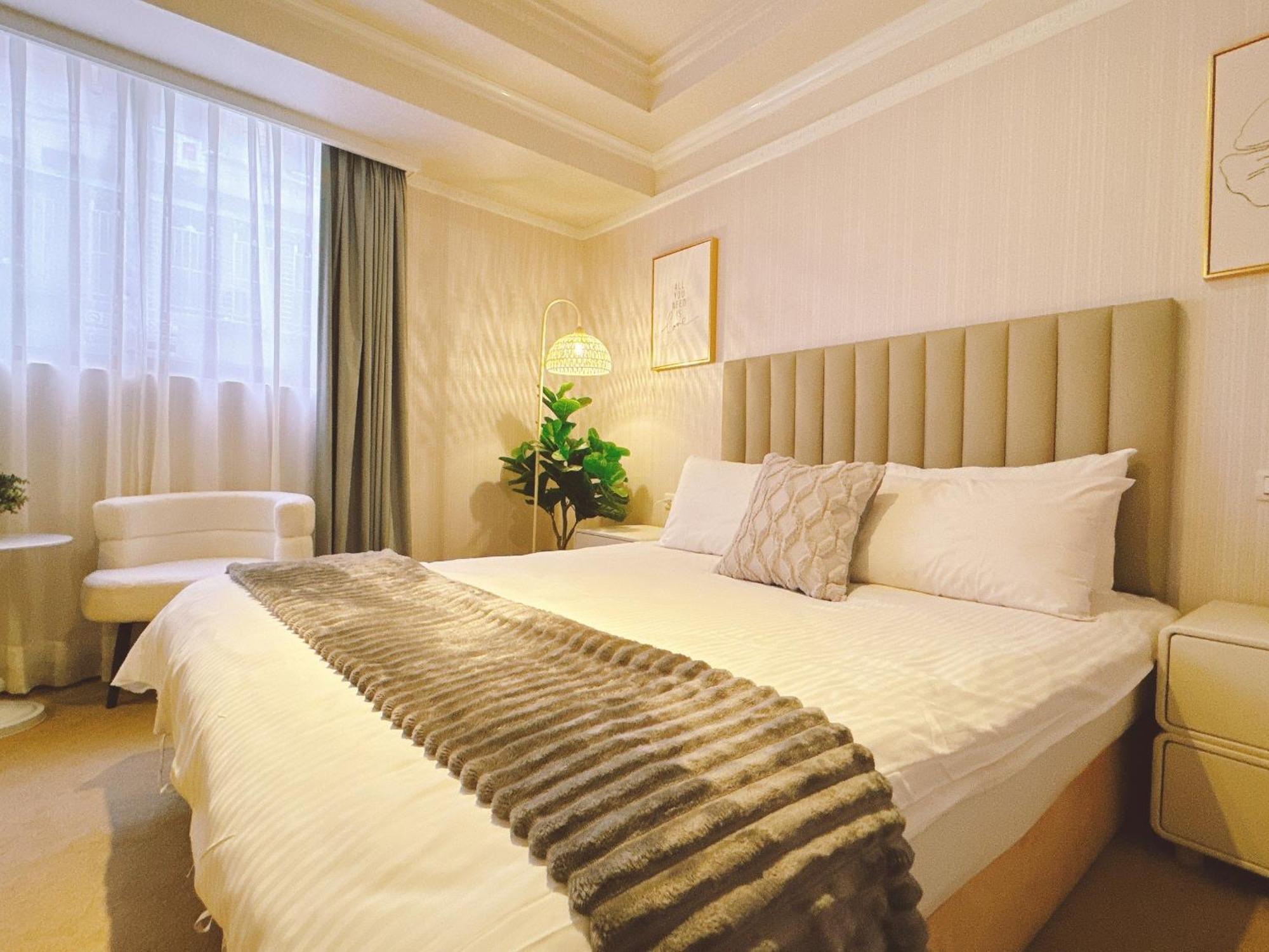 Meworld Hotel - Sanchong Taipei Extérieur photo